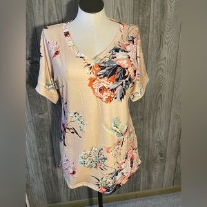 NWT/ Woman’s short sleeve shirt.